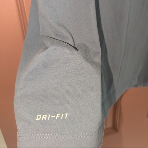 Nike Dri-Fit Tee - Picture 4 of 4